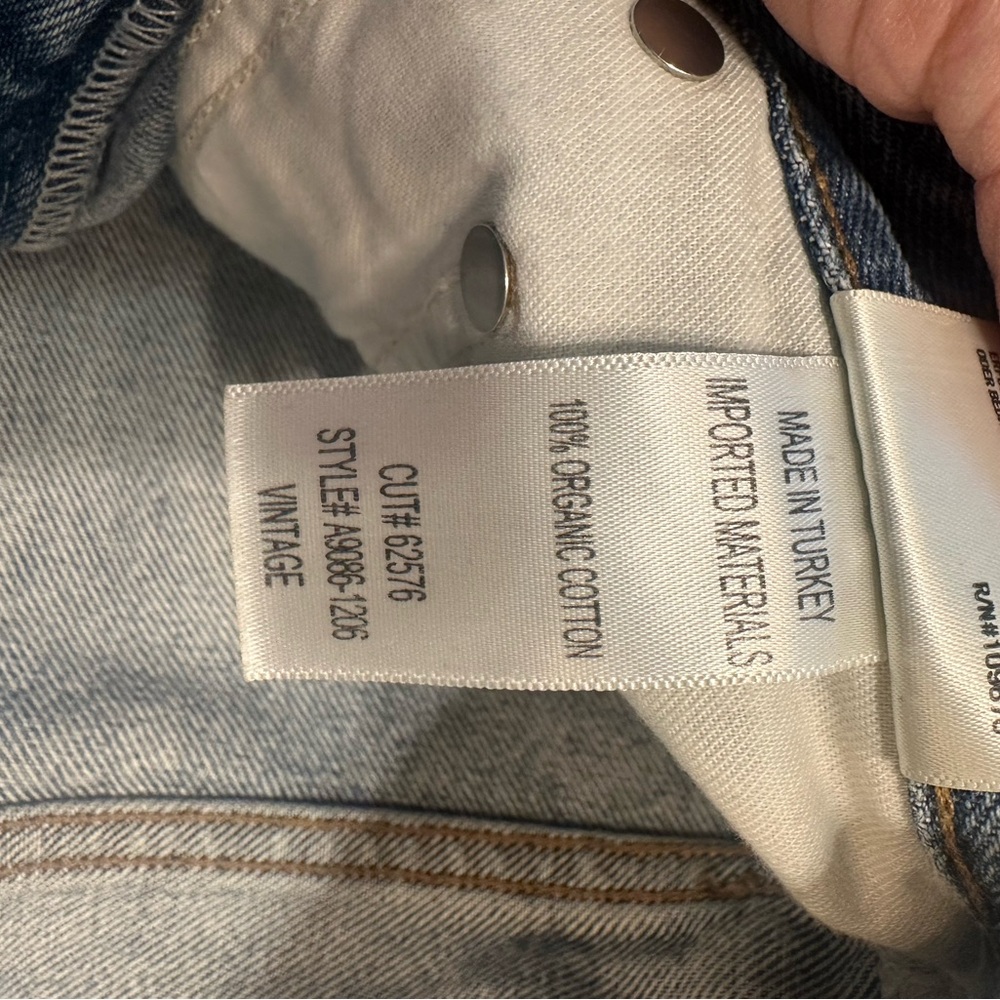 Agolde Vintage Light Wash Denim Jeans with Contrast Stitching - Picture 2 of 4